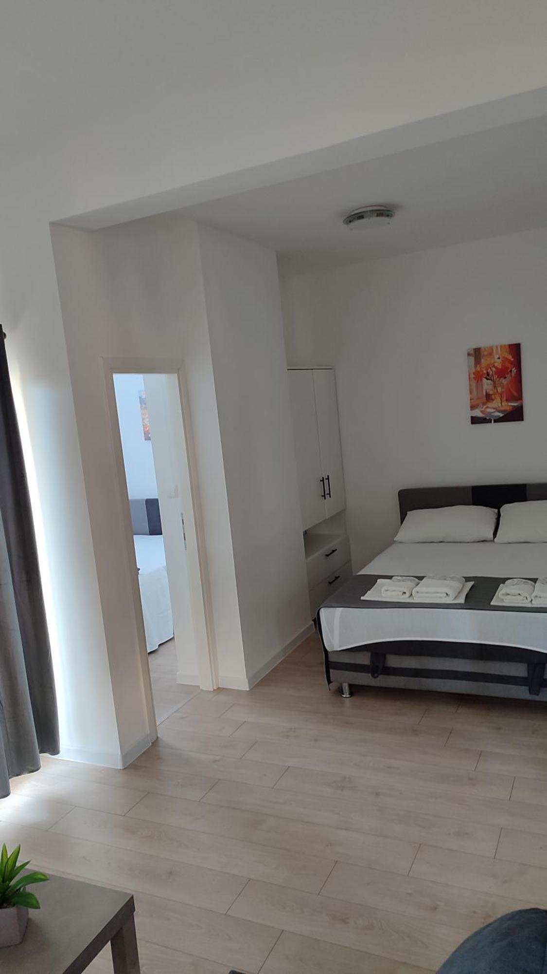 Apartments Glibic 泽斯特拉格 外观 照片